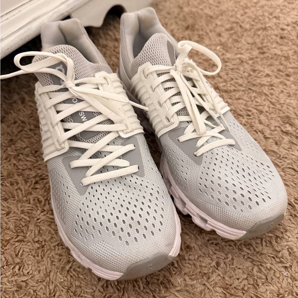 On Running Women's Light Gray Athletic Shoes